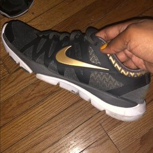 🤑SOLD🤑Nike training sneakers size 8.5
